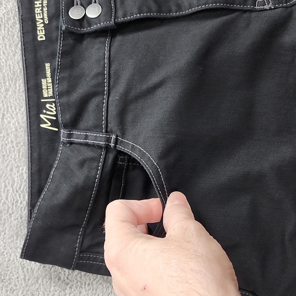 Denver Hayes Jeans Women's Size 14/30 Curve Tech Mia Mid Rise Black Flare - Picture 8 of 13